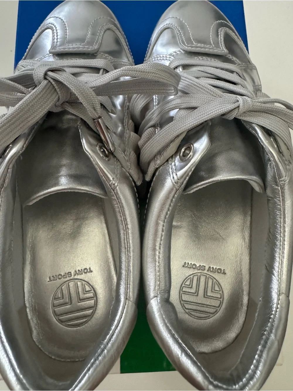 Tory Sport Ruffle Trainer Metallic Silver Sneakers – Size 6.5 – New in Box